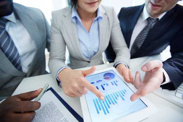 businesswoman-pointing-increase-sales_1098-1851 copy