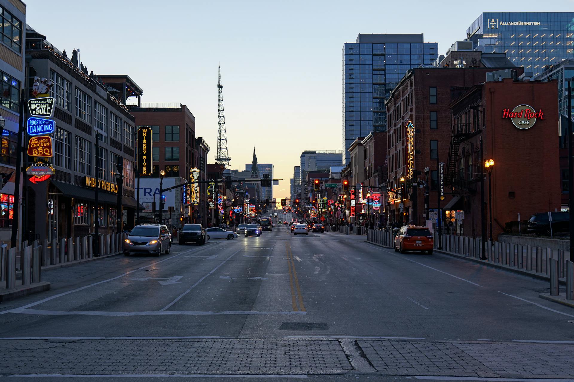 Nashville business brokers walking an owner through valuation, packaging, buyer outreach, negotiation, and close